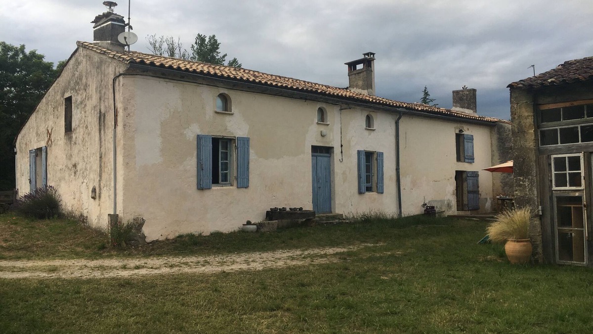 Leogeats House | Pretty old house ideal for small groups