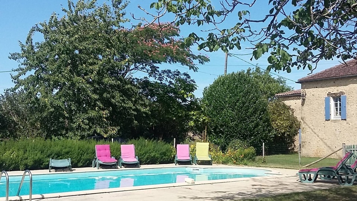 Saint-Marcory Cottage | Pretty restored farmhouse in Saint Marcory