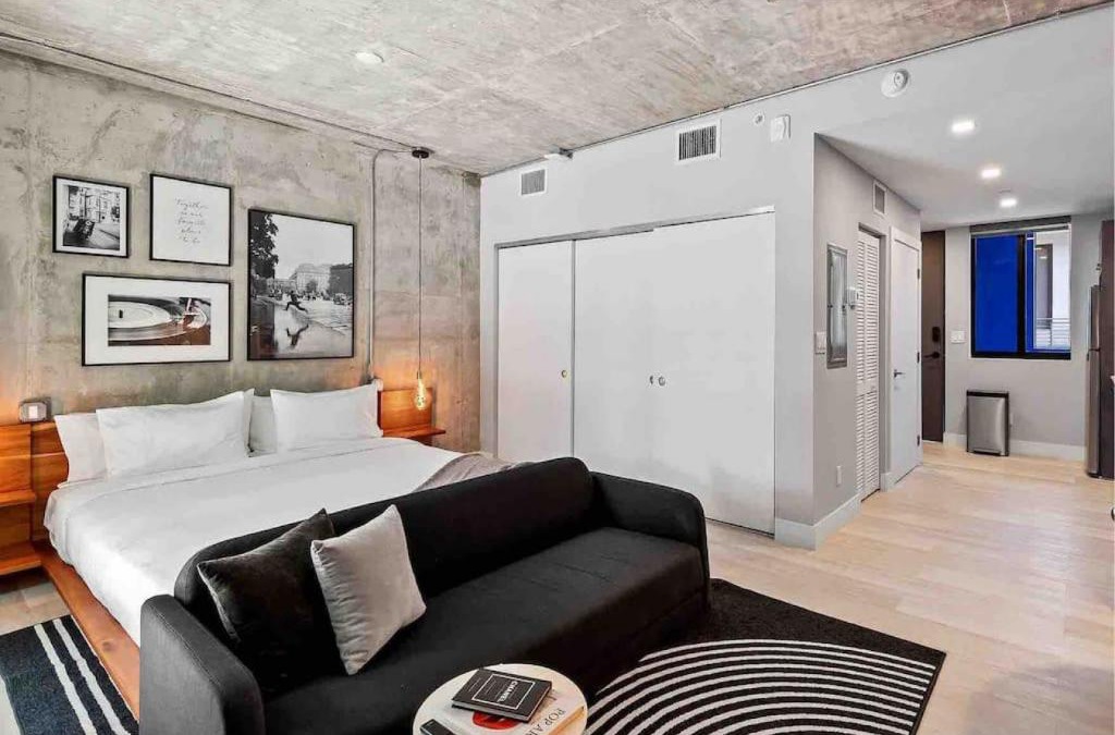 Flagler Village Apartment | Pretty Rola 202 Modern Industrial Apt w King Bed