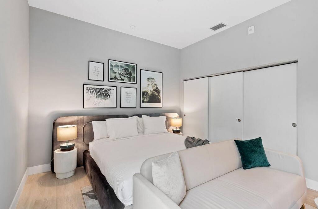 Flagler Village Apartment | Pretty Rola 304 Luxury Apt w King Bed Central Area