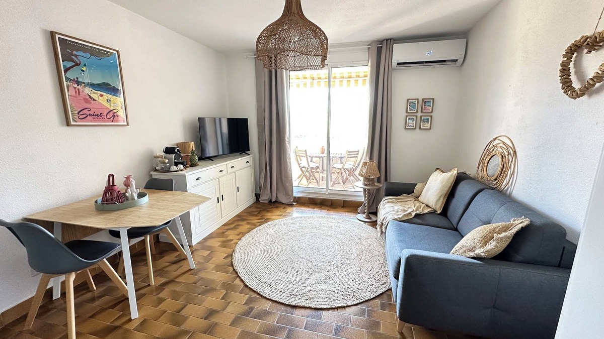 Les Lecques Apartment | Pretty Studio for 4 people 10 min from the beautiful beaches of Saint Cyr sur Mer