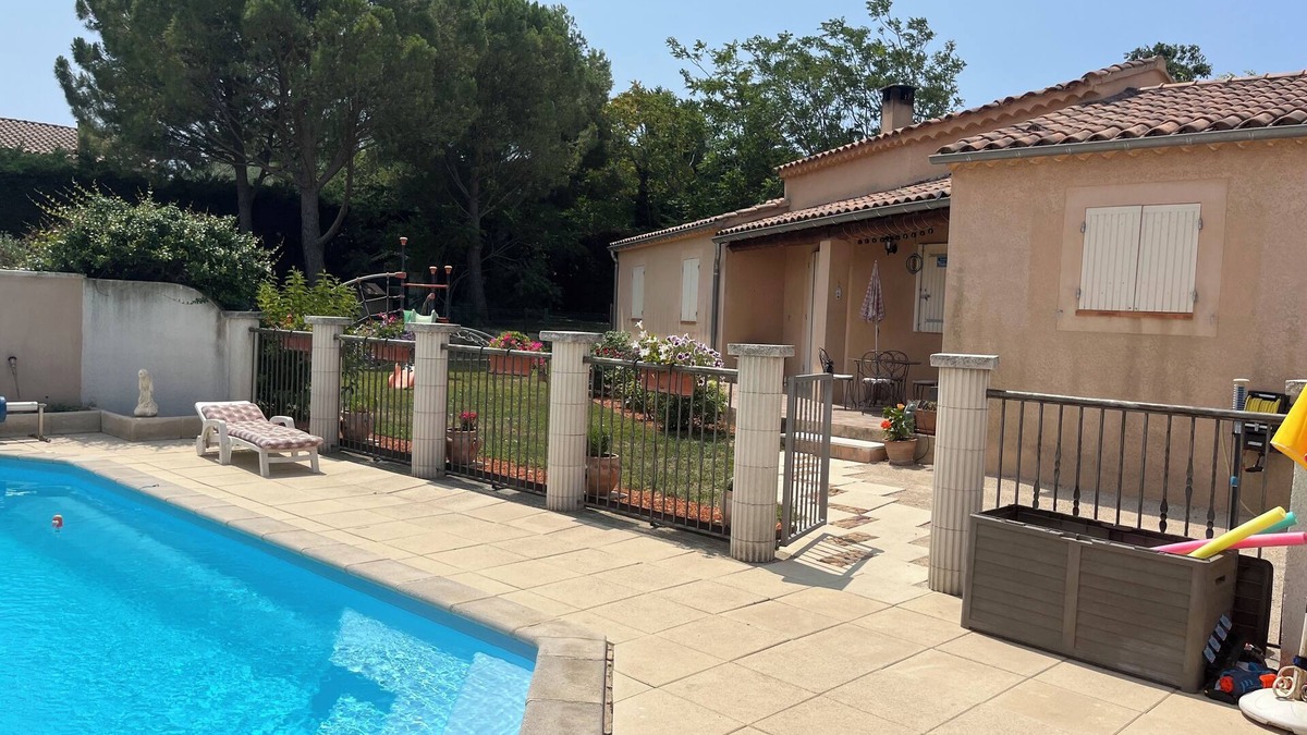 Jonquerettes Villa | Pretty villa with pool and garden