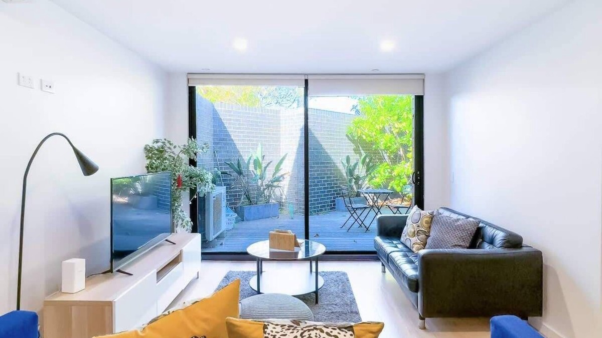 Bentleigh Apartment | Pride Modern 2BR Apt in Bentleigh Private Garden Free Parking