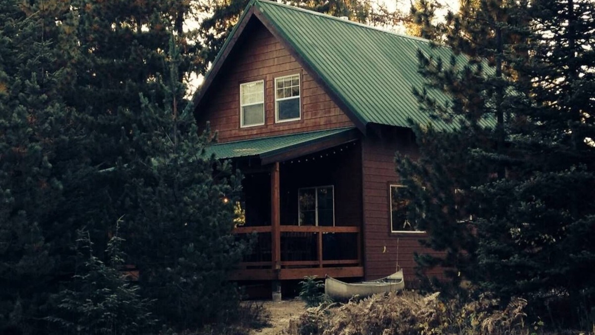 Coolin Cabin | Priest Lake - Beautiful Waterfront Without The Lakeview Expense