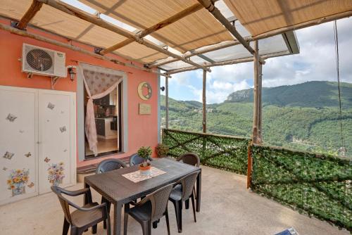 Moiano Apartment | Prima Luce