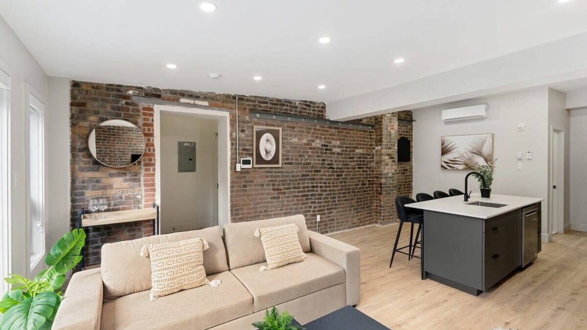 Cite Multimedia Apartment | "Prime 4-Guest Locale: Newly Renovated, Spacious"