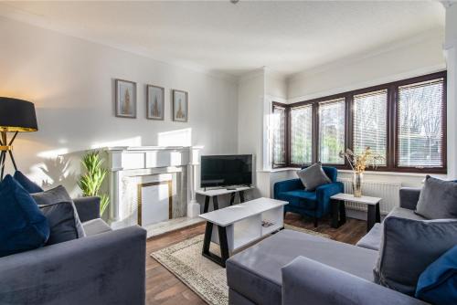 Toton House | Prime Beeston 3-Bed House with Driveway & Wi-Fi