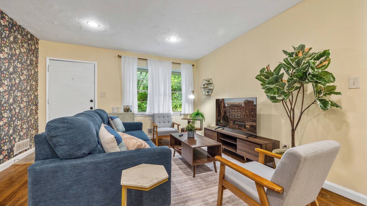 Lindridge-Martin Manor Apartment | Prime Buckhead location w/Parking