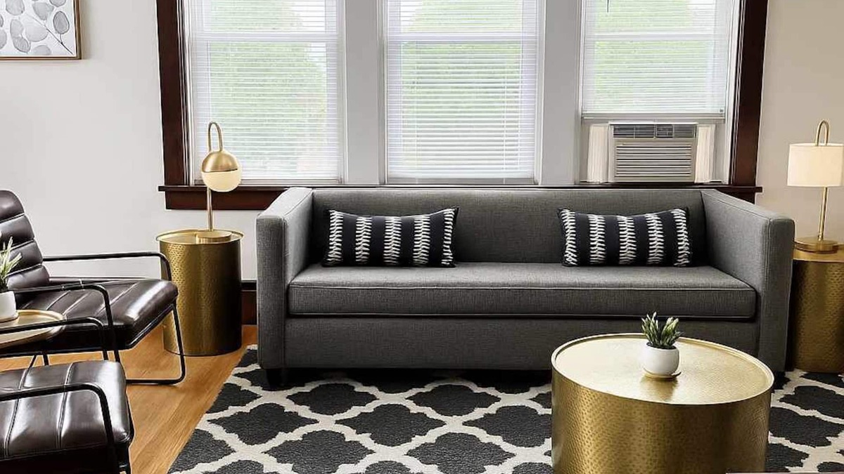 Old Irving Park Apartment | Prime City Stay in a 1BR Apt