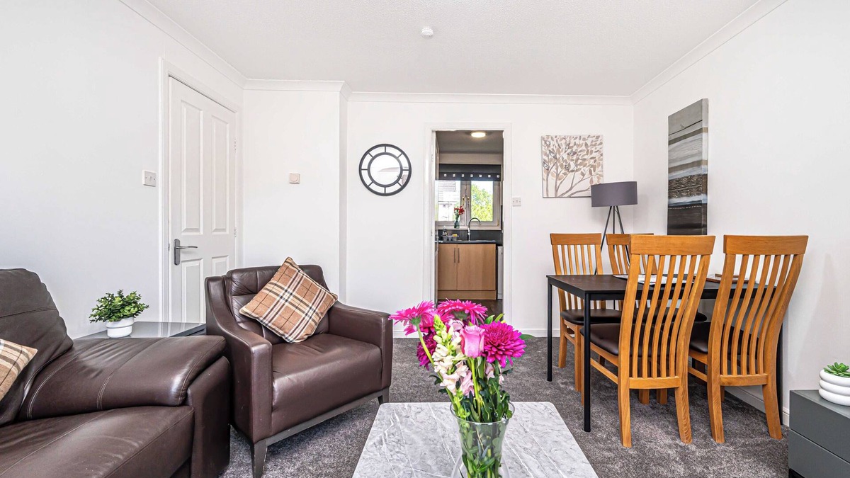 Rosyth Apartment | Prime Commuters Choice Award by Three Bridges Apartments