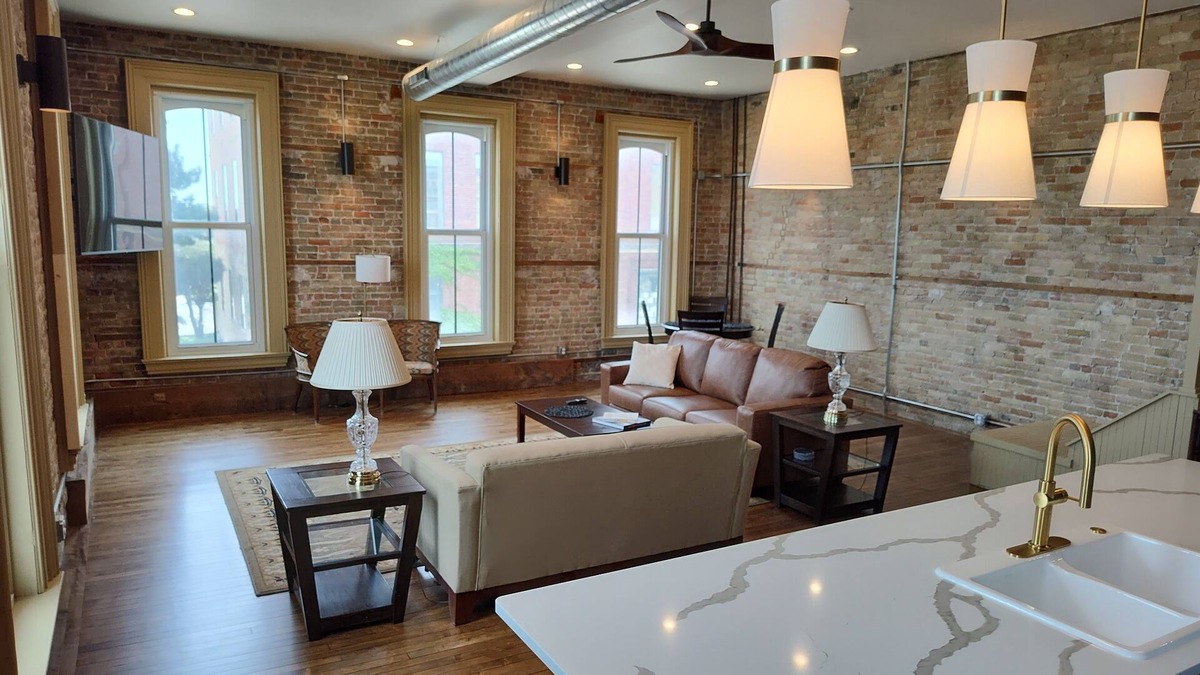 Oshkosh Condo | Prime destination for Oshkosh and Appleton, stunning river views