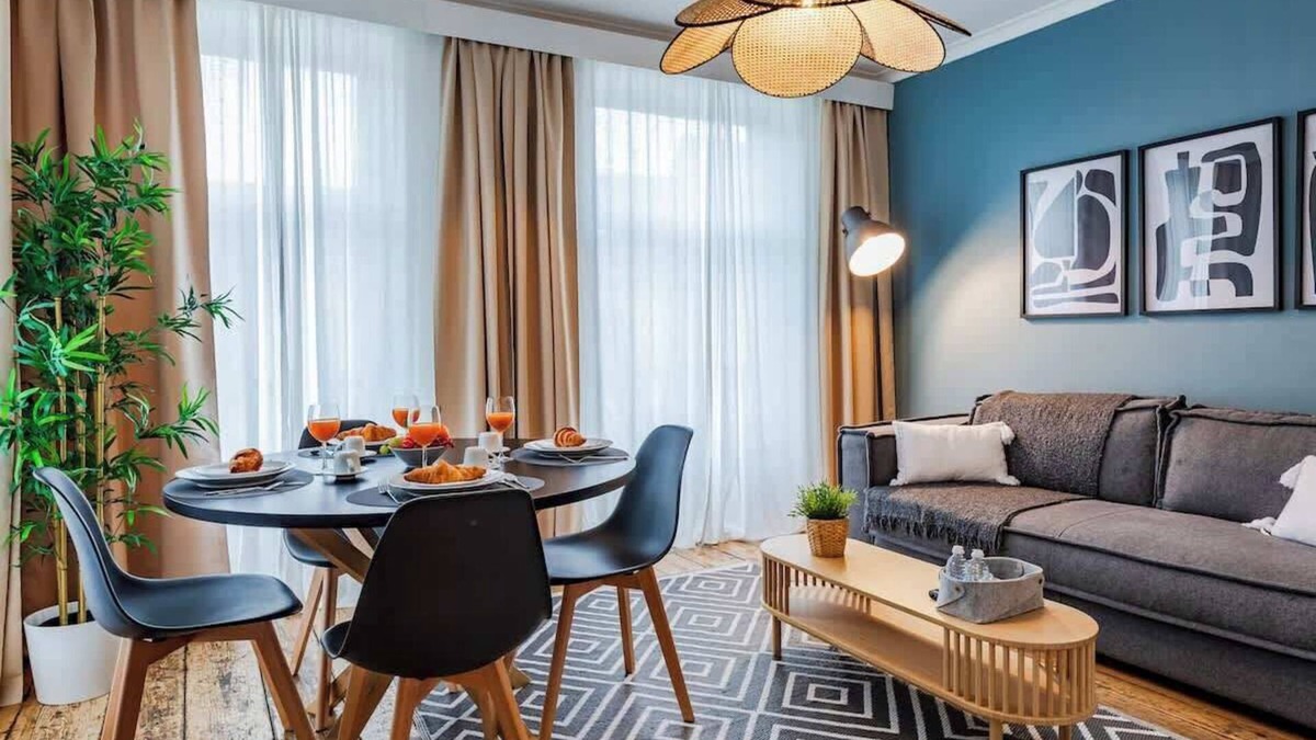 Lower Town Apartment | Prime Flat at Grand Place