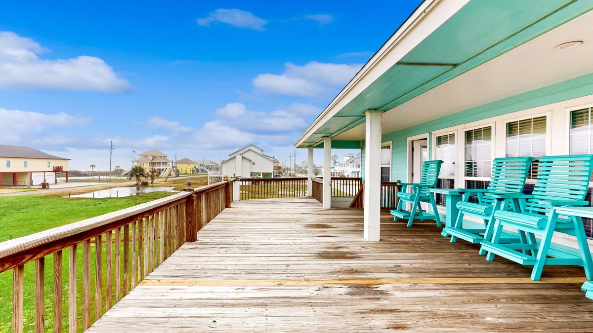 Port Bolivar House | Prime | Gulf Views | Large Deck | Pet Paradise