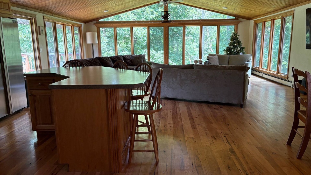 Galena House | Prime Location! 2BR-2 Acre Retreat Minutes from Downtown Galena & Attractions