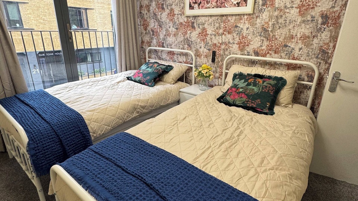 Forest Gate Apartment | Prime Location 2BR Apartment In Greater London