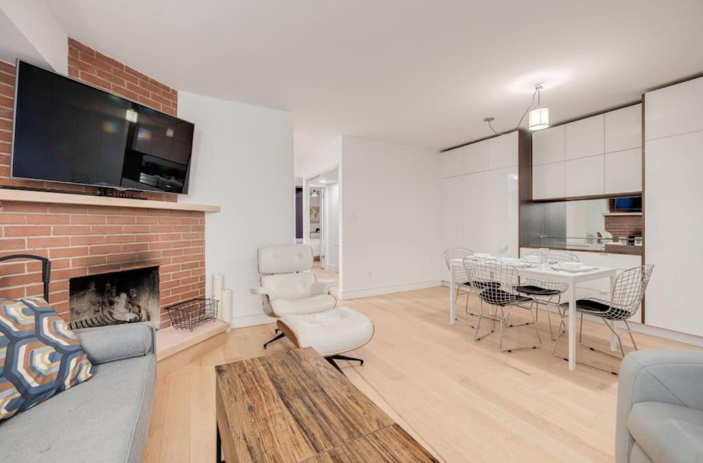 Garden District House | Prime Location 2BR with KingBed in Vibrant Toronto