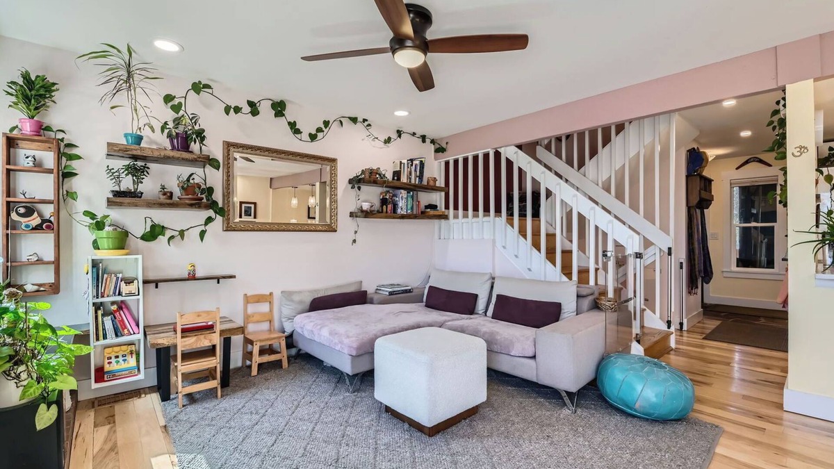 Glenwood Grove - North Iris House | Prime Location - Cozy Modern 2-bedroom townhome in beautiful Boulder w/WiFi, AC