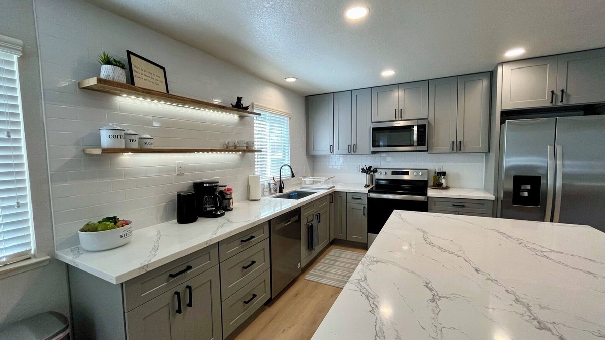 Murphys House | Prime Location, Downtown Murphys