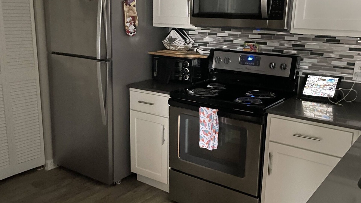 Delray Beach Apartment | Prime Location. Renovated Unit. Run by a Hospitality Professional. Many Perks+