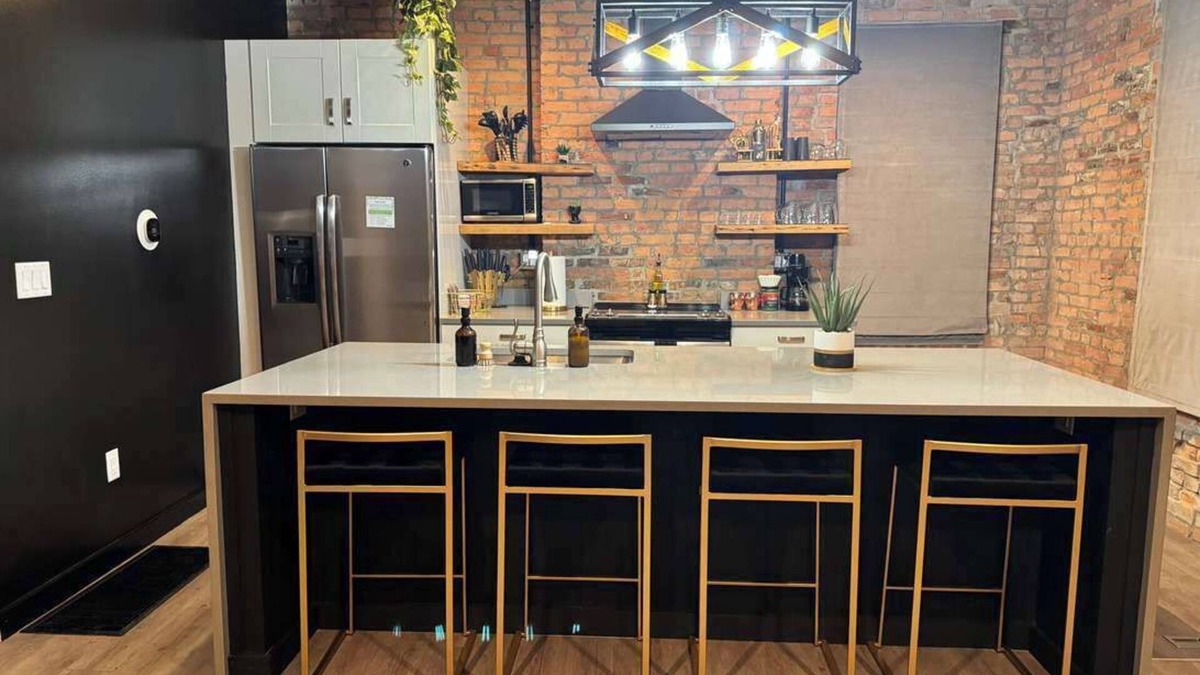 Italian Village House | Prime Location - Short North - Free Parking