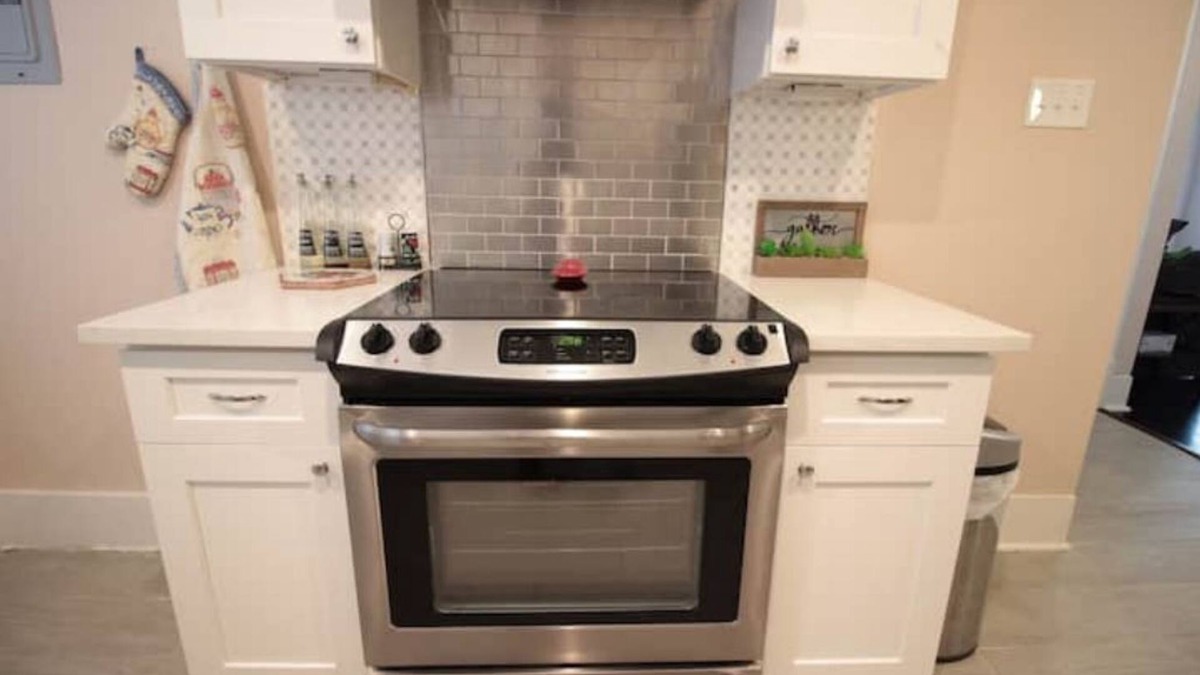 Mahncke Park House | Prime Location, Walk to All Best Known Attractions