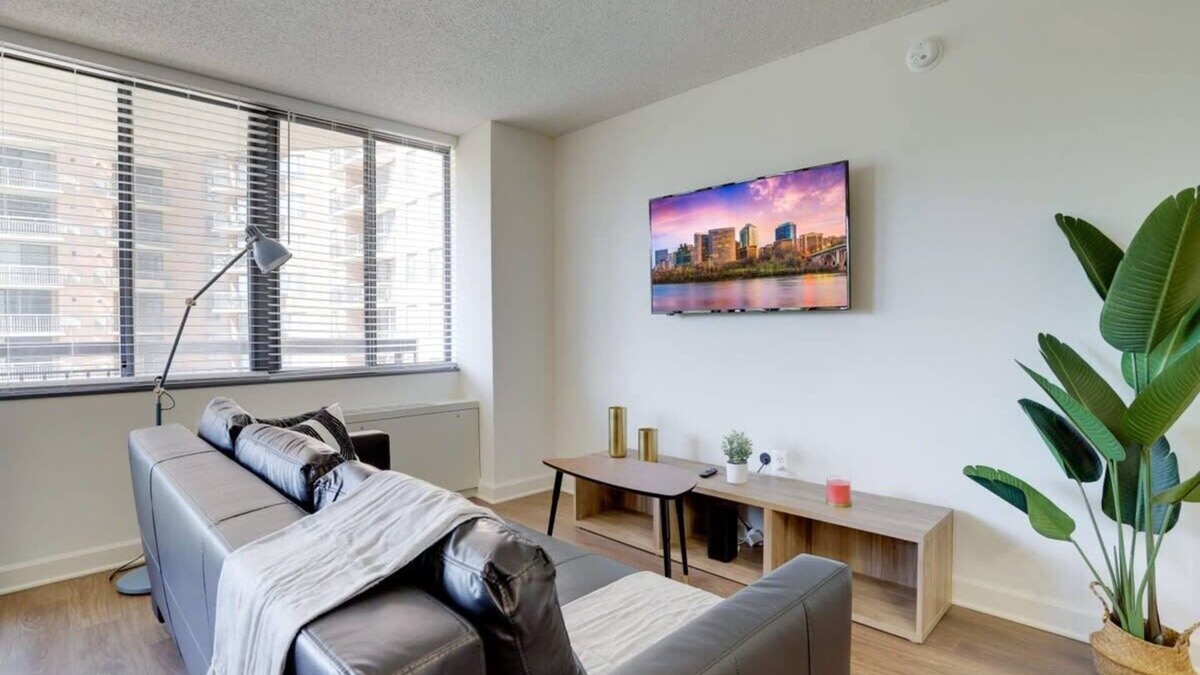 Pentagon City Apartment | Prime Pentagon City Location Apartment