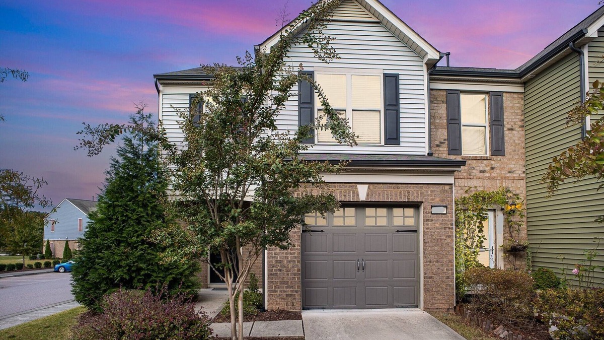 Durham House | Prime Research Triangle Park locale 4 work & easy access to the entire Triangle