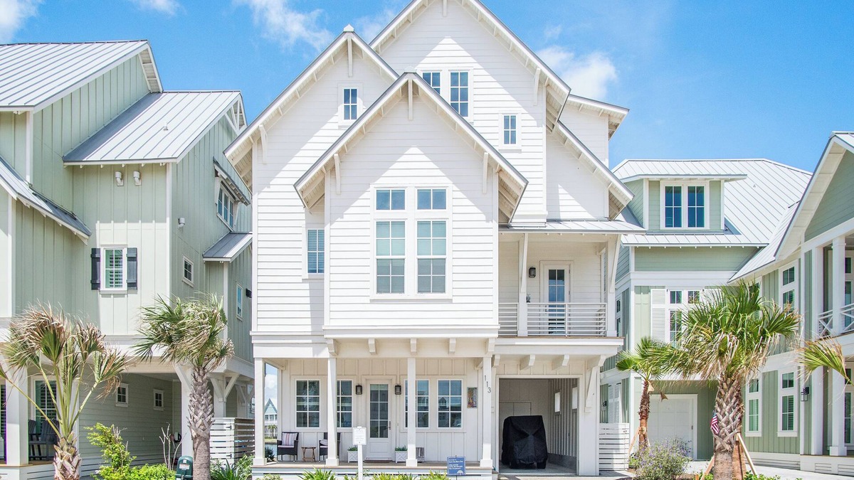 Port Aransas House | Prime Spot Lakeside, Near Pool, Restaurant & Beach @ South w/Luxe Interiors!