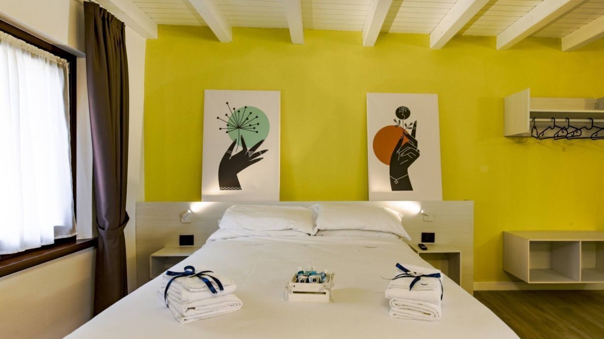 Belluno Apartment | Primrose - Room in nature with private bathroom