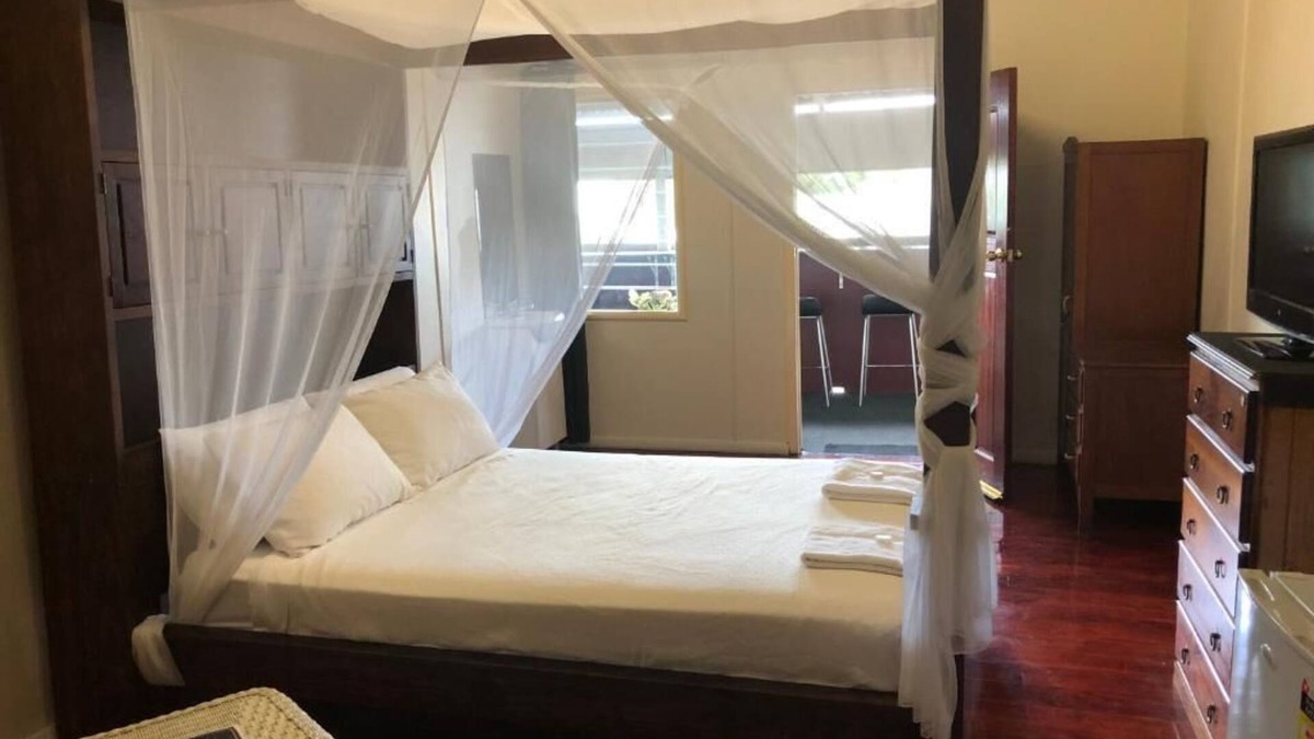 Proserpine Hotel | Prince of Wales Hotel