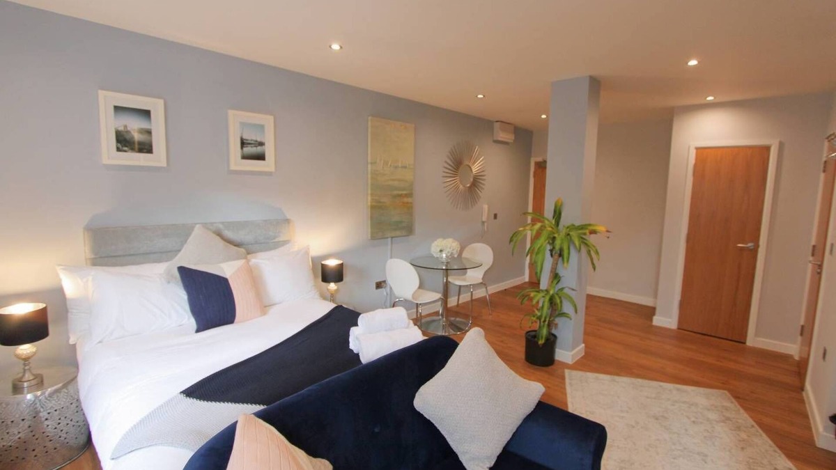Bristol Floating Harbour Apartment | Prince Street Studio 8