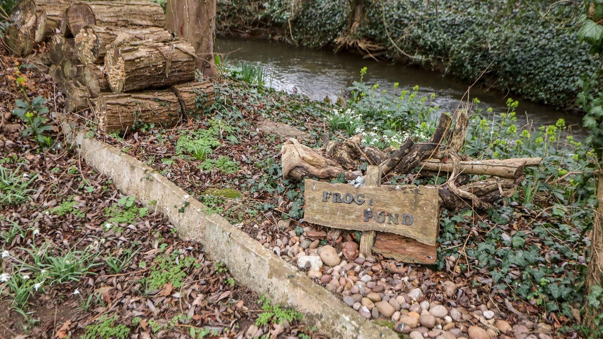 Carlton in Lindrick Cottage | Pringles Orchard