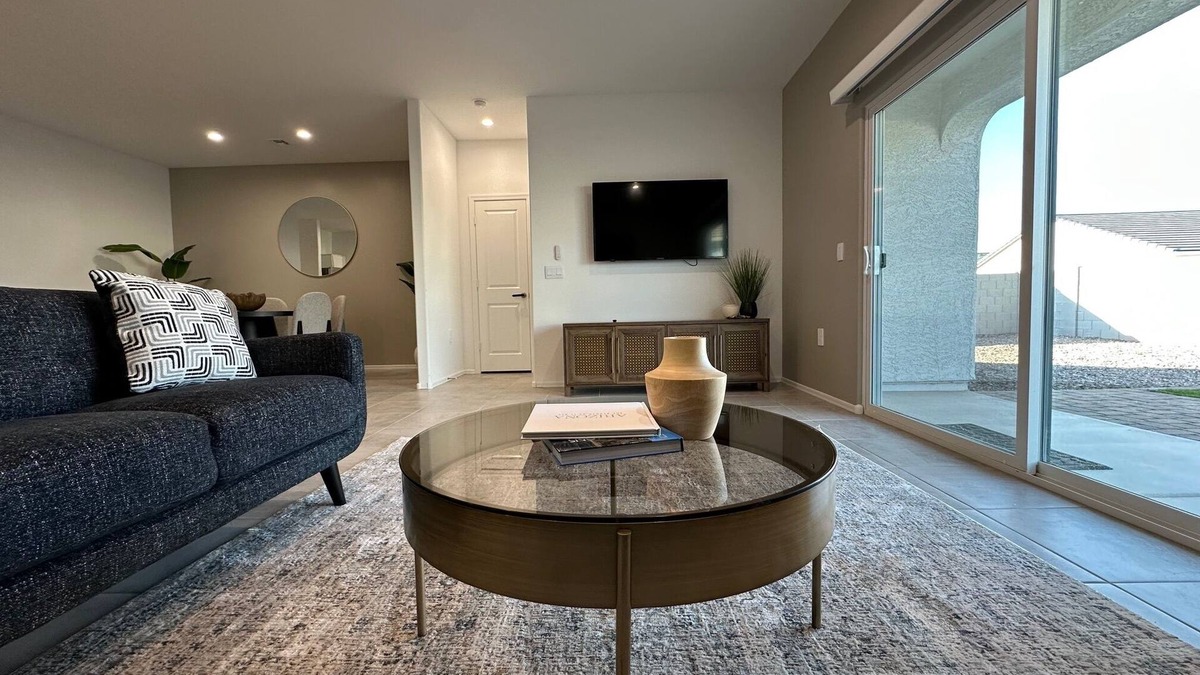 Casa Grande House | Pristine 3 bedroom w/office in central Casa Grande close to shopping and more!