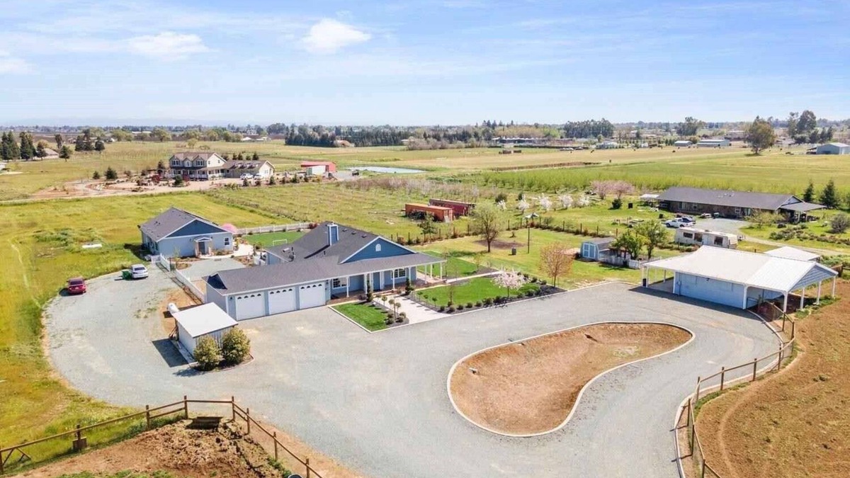Acampo Other | Pristine Farmhouse in the Heart of Lodi Wine Country