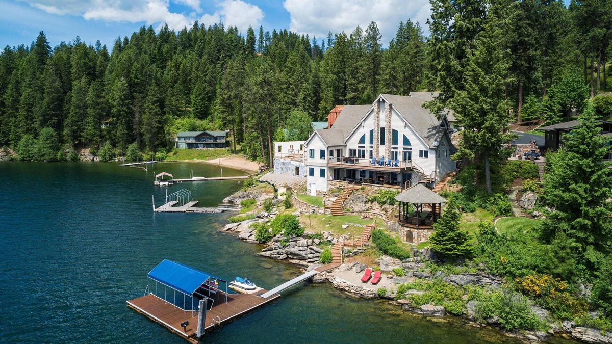 Coeur d'Alene House | Pristine waterfront estate on Lake Coeur d'Alene