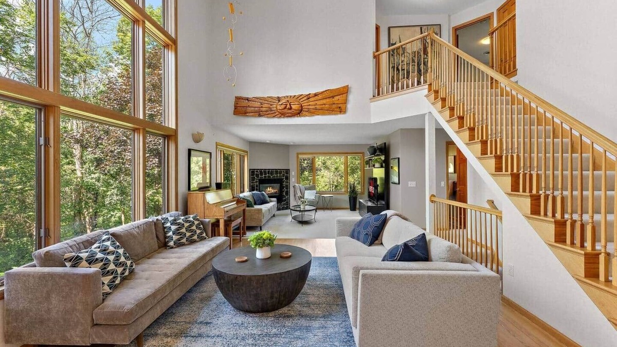 Dayton House | Private 10-Acre Estate Pool 2 Kitchens