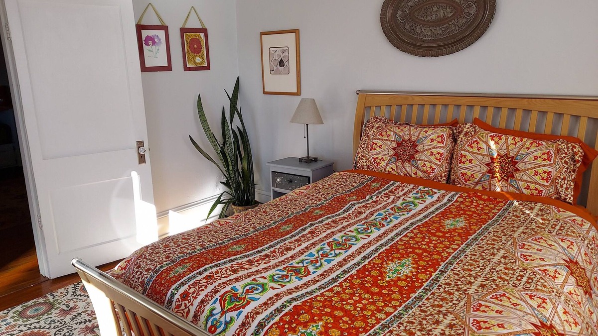 East End - Valley Street Apartment | Private 1BR Apt in South Slope