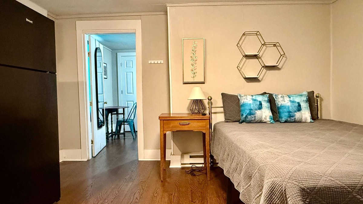 Fountain Square Apartment | Private 1BR, Monthly Stays, Pups Welcome
