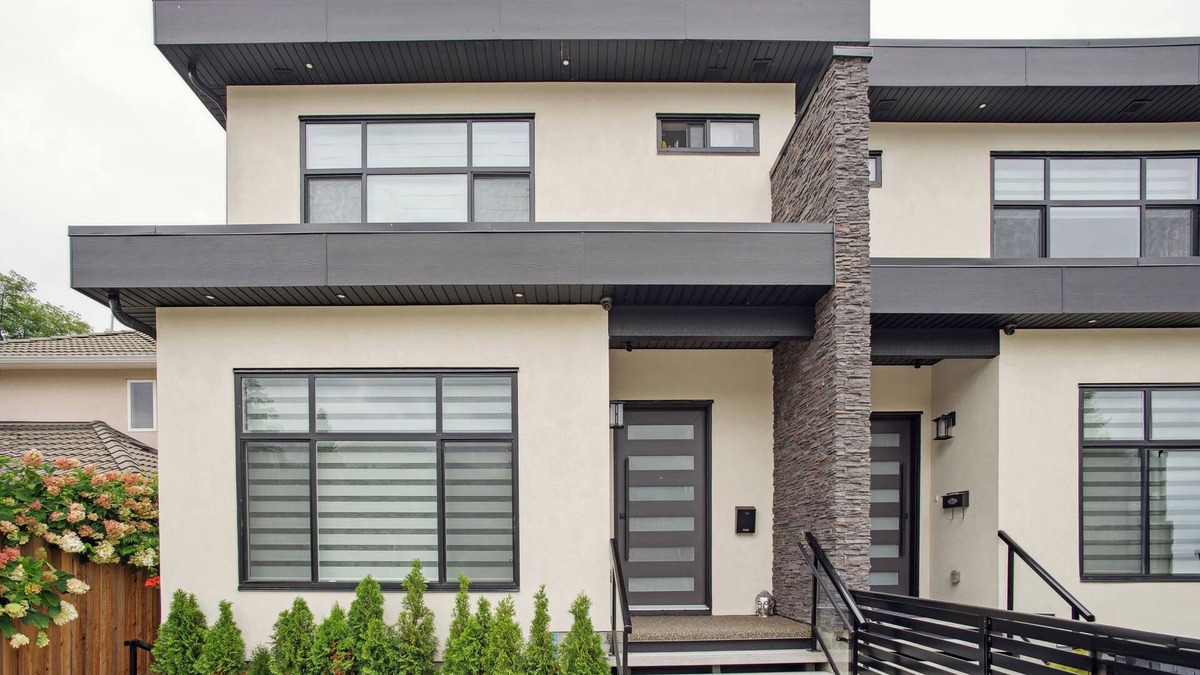 Central Lonsdale House | Private 1BR Suite, New Build, 2 Guests, No Smoking