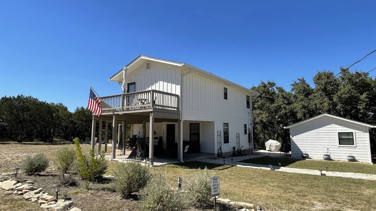 Canyon Lake House | Private 2-Acre House AND Casita, 5bd/4b Sleeps 14!