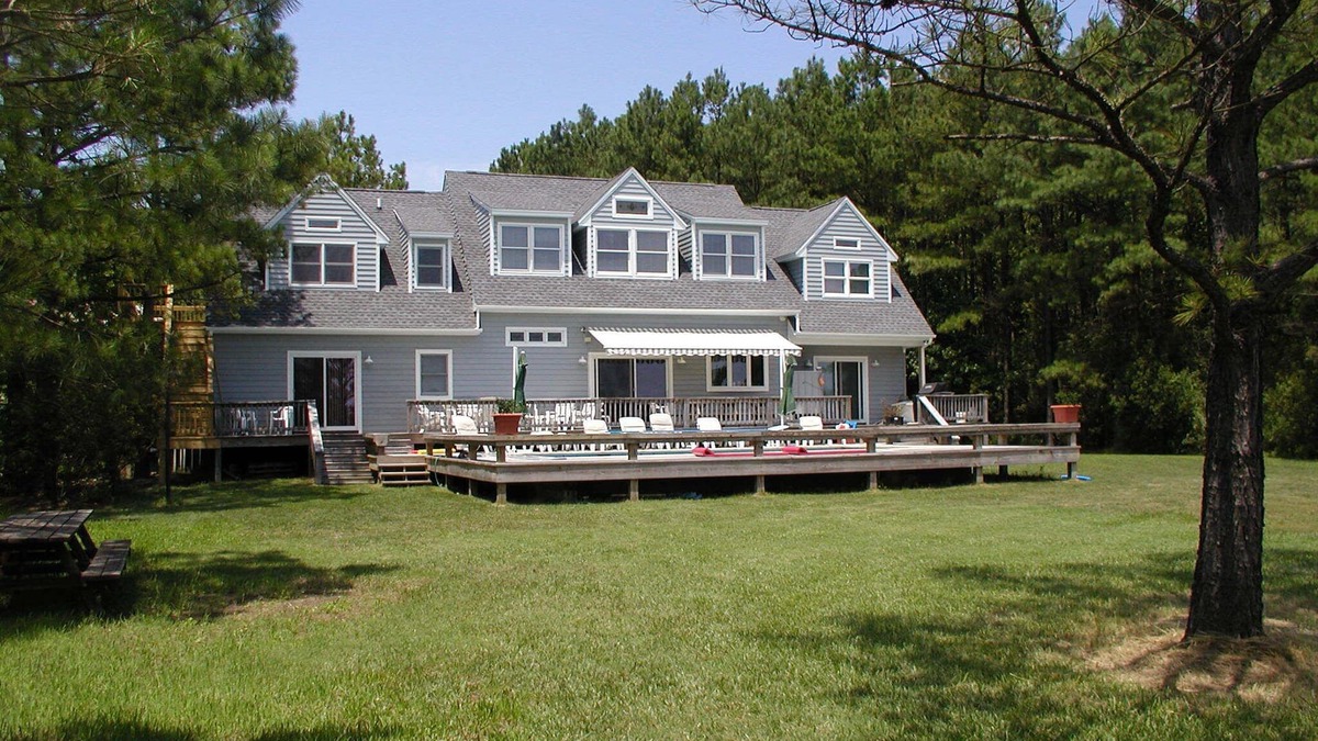 Cambridge House | Private 2 Acre Waterfront Family Retreat with Pool & Pier