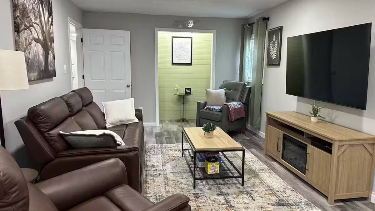 Knoxville Apartment | Private 2‑bed/2‑bath Basement Suite near Downtown & Smokies