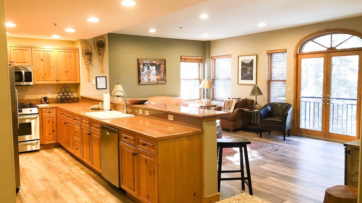 Mountain Village Condo | Private 2-Bedroom Mountainside Condo With Pool, Hot Tub Access