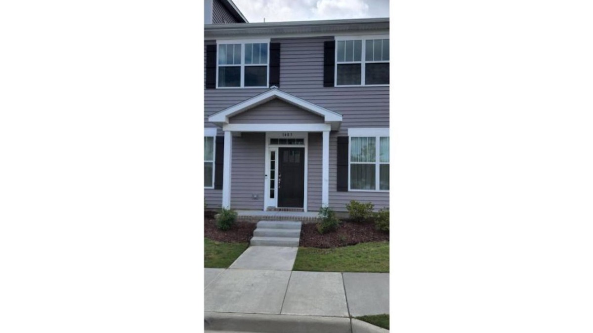 Hampton House | PRIVATE 2 BEDROOM 2.5 BATHROOM TOWNHOUSE