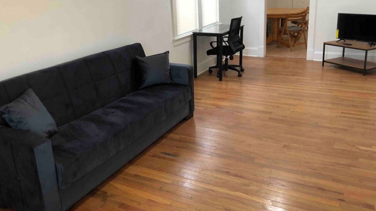 Perth Amboy Apartment | Private 2 bedroom and 1 bathroom house in a quiet area and convenient to NYC bus/train