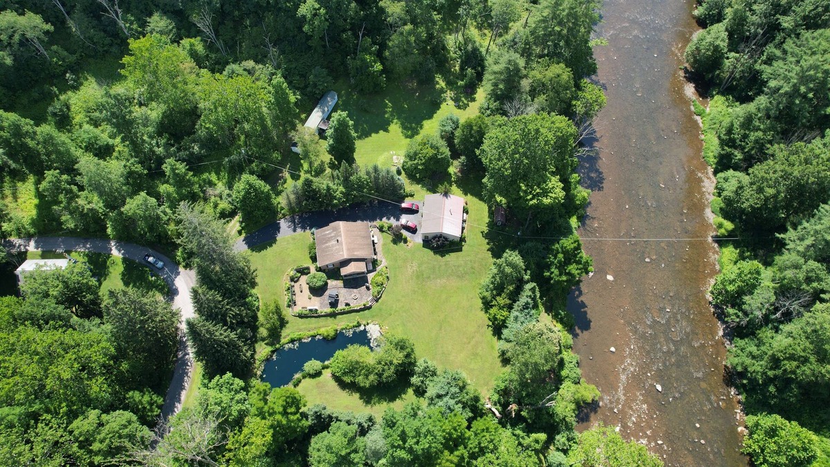 Emporium House | Private 2 Bedroom located in the heart of the PA Wilds & Dark Skies viewing area