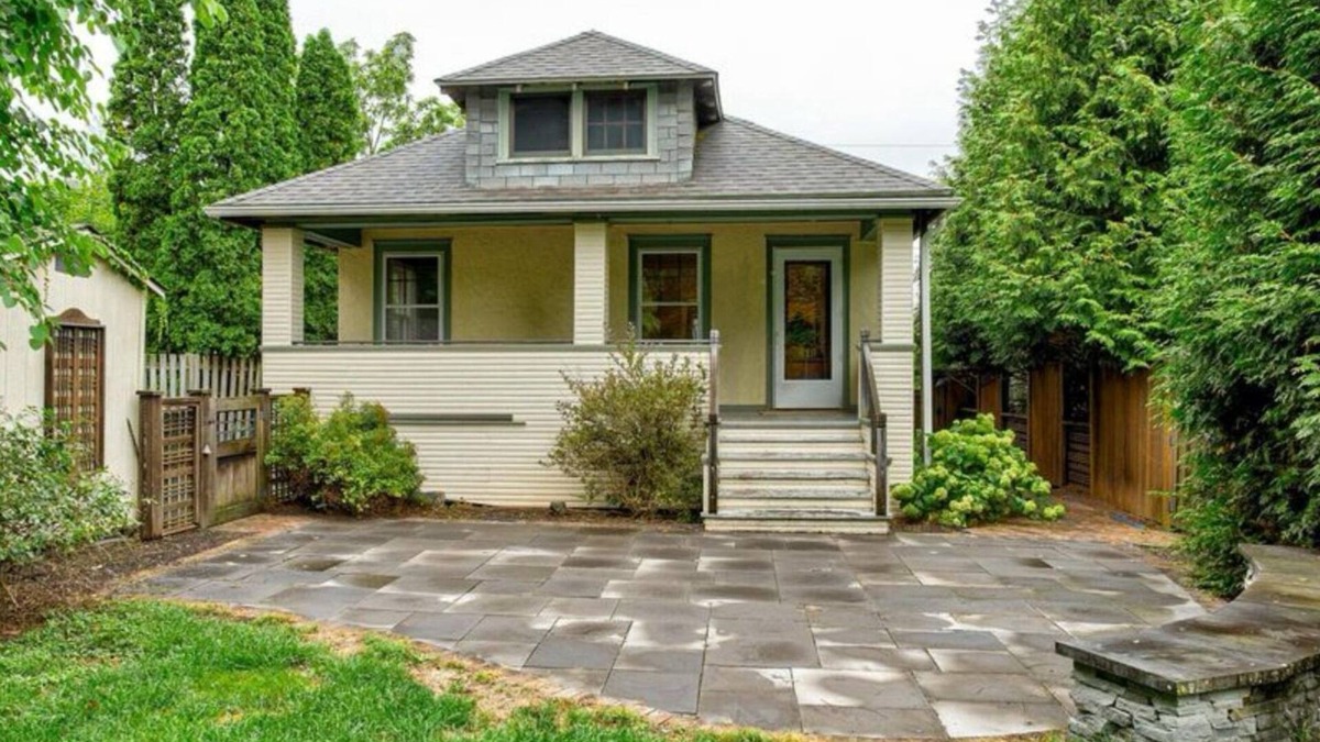 State College House | Private 2 Bedroom in the heart of State College, Walk to town & Beaver Stadium