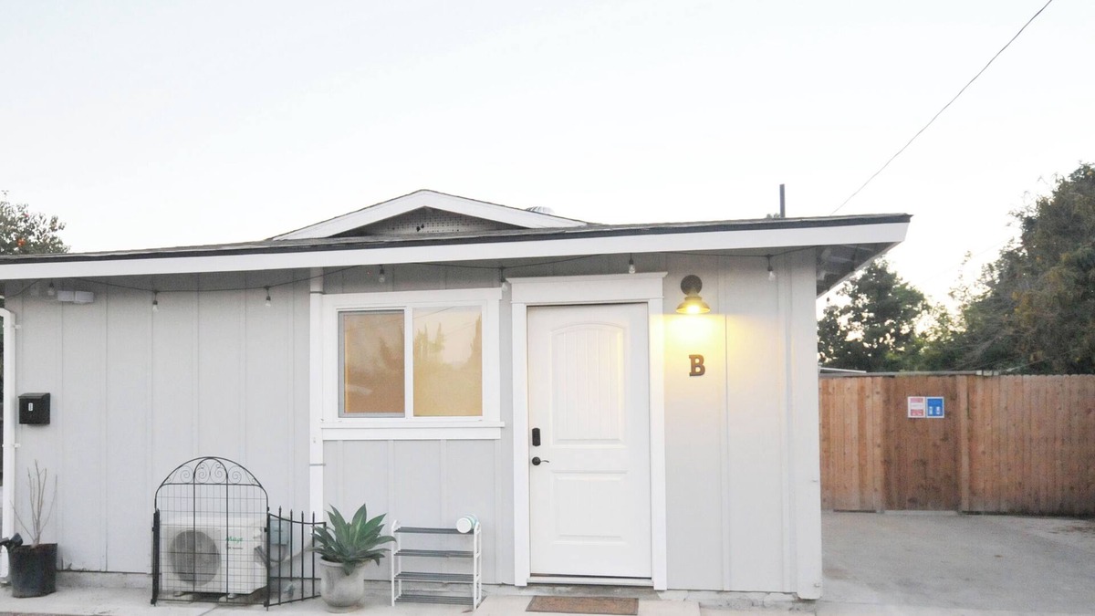 El Monte House | Private 2B1B Guest House in SGV Close to Los Angeles Attractions