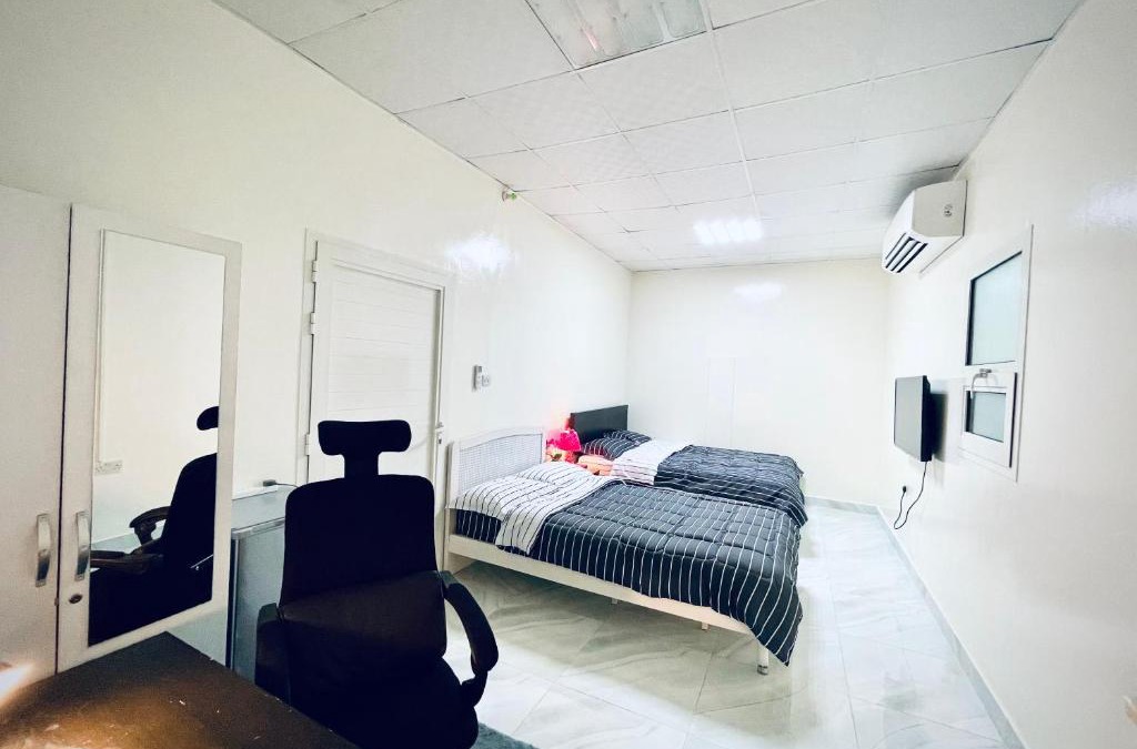 Baniyas House | Private 2Bedroom Villa with T&B and Kitchenette near Abu Dhabi International Airport