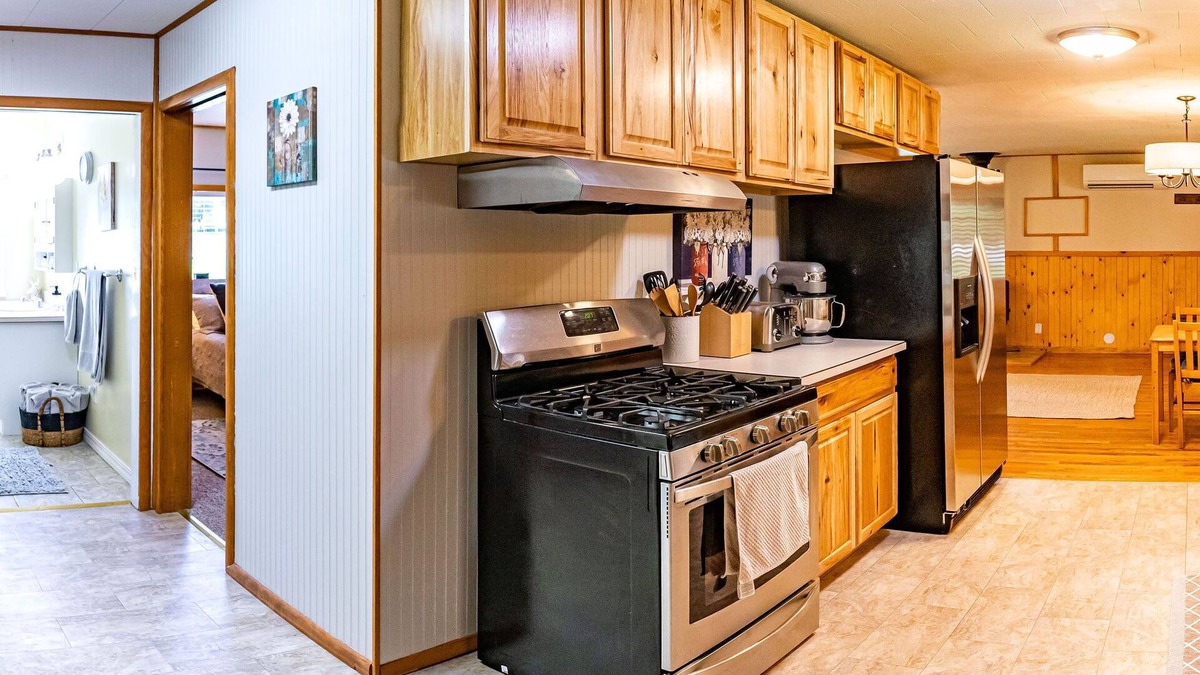 Halfway House | Private 3 Bedroom House with Attached 1 Bedroom Apartment